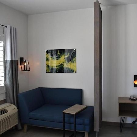 Hotel Bella Jersey Village Extérieur photo