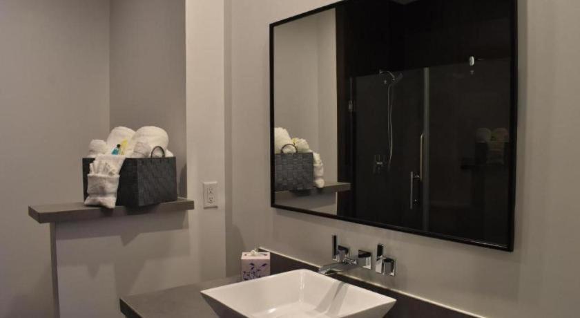 Hotel Bella Jersey Village Extérieur photo